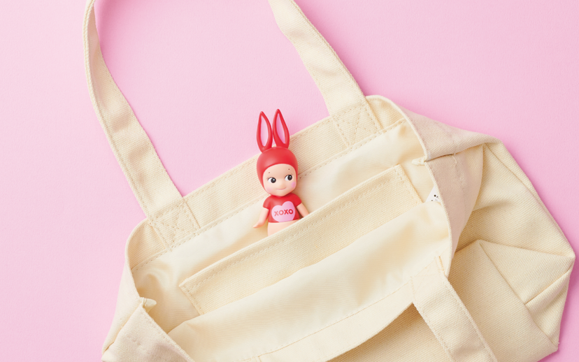 Kiss Kiss Tote E1
